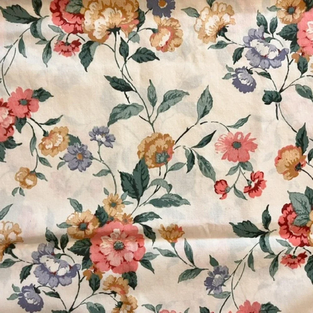 Vintage King size pillowcase with cottagecore flowers, Thomaston‎